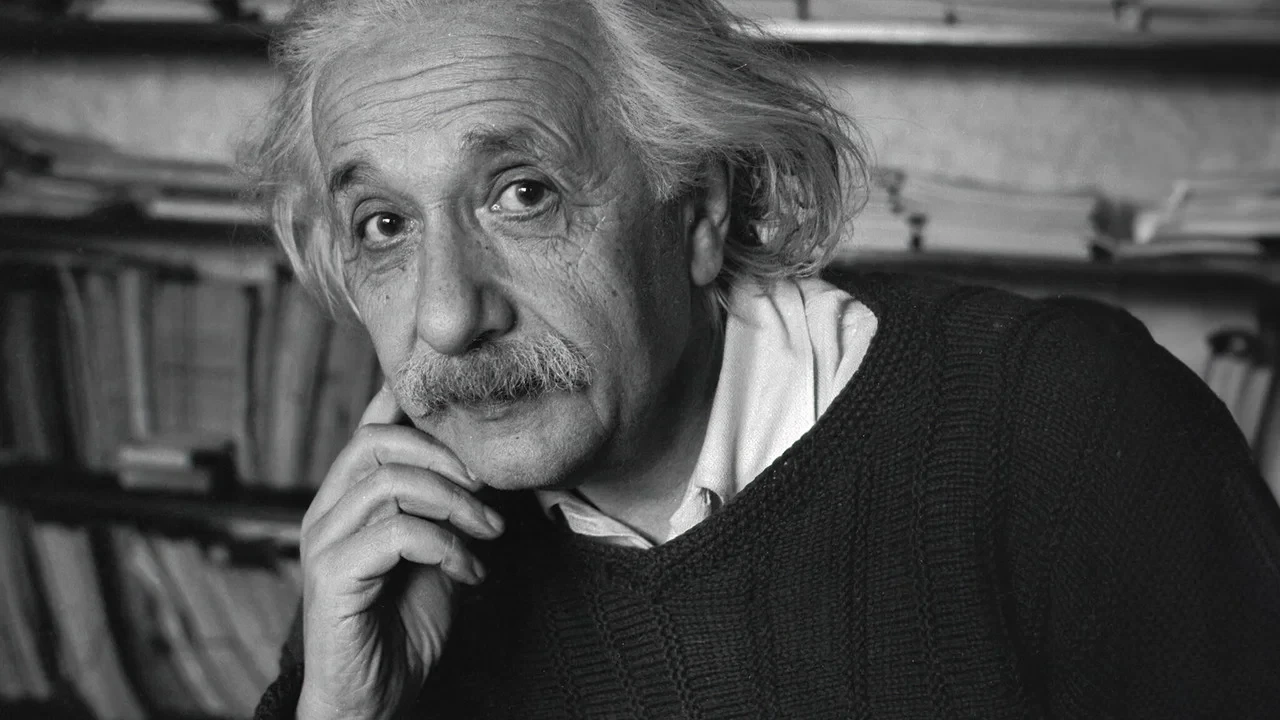 Einstein ve Atom Bombası